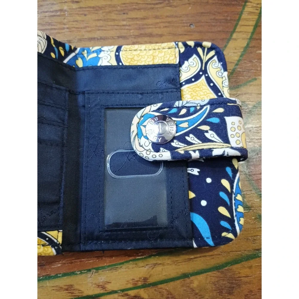 Vera Bradley Ellie Blue Wallet With Zipper Retired Pattern Paisley - Picture 3 of 5